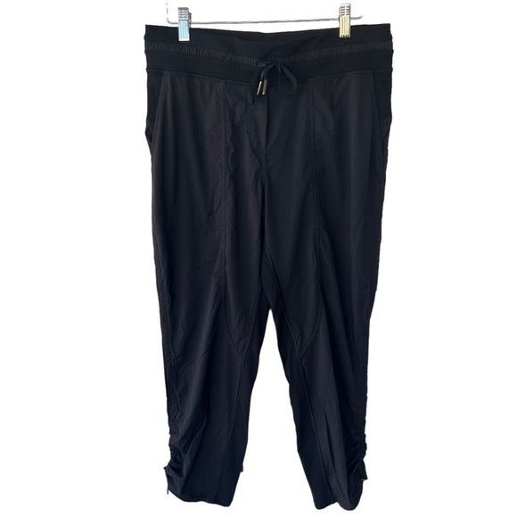 Lululemon Dance Studio Crop II Unlined 20” Style #W6APMS Black Scrunch GUC Sz 8 - Picture 2 of 12